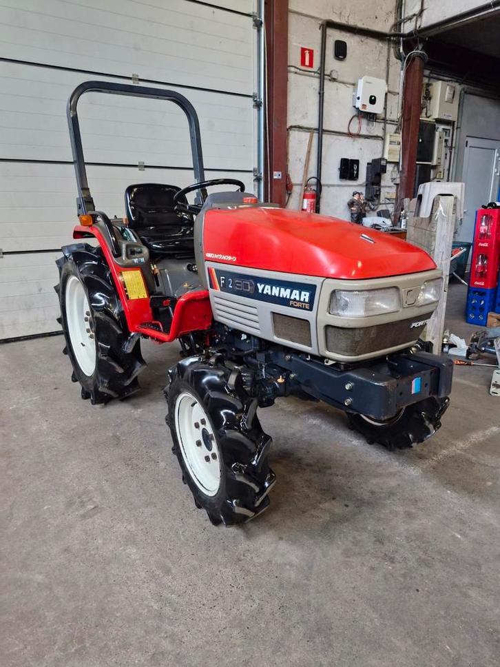 Tracteur 4x4 yanmar 25 cheveaux etat neuve, Articles professionnels, Articles professionnels Autre, Enlèvement ou Envoi