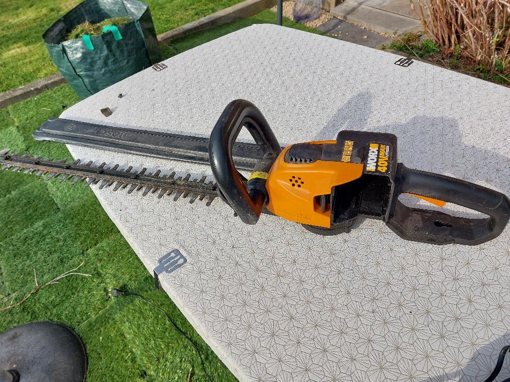 Taille haie 40v pour pièce avec 2 batteries, Enlèvement, Utilisé, Batterie, Worx