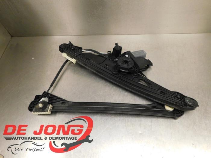 Mécanique vitre 4portes avant droite d'un Peugeot 5008, -, 3 mois de garantie, Utilisé, -