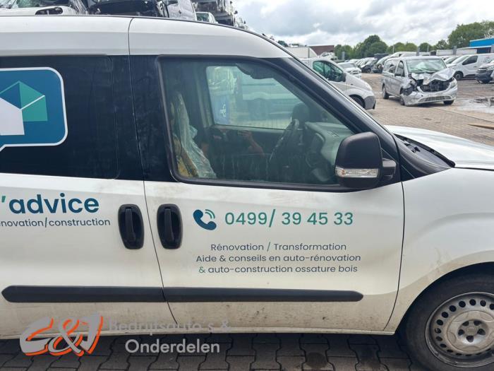 Portière 2portes droite d'un Fiat Doblo, Autos : Pièces & Accessoires, -, 3 mois de garantie, Utilisé, Porte