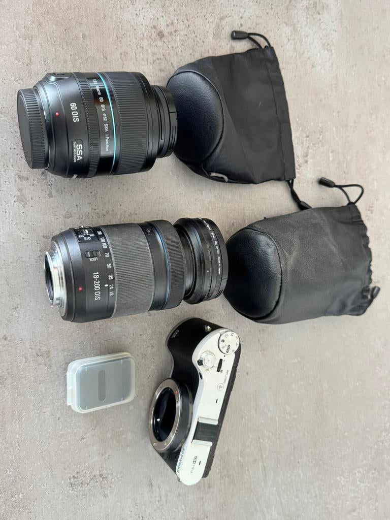 Kit Samsung NX300 - Zoom 18-200 mm et objectif macro 60 mm, TV, Hi-fi & Vidéo, Photo | Lentilles & Objectifs, Comme neuf, Objectif macro