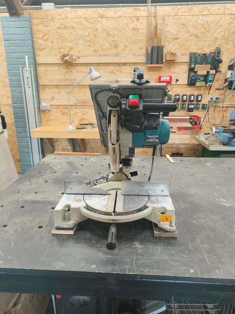 Makita afkortzaag, Ophalen, Afkortzaag