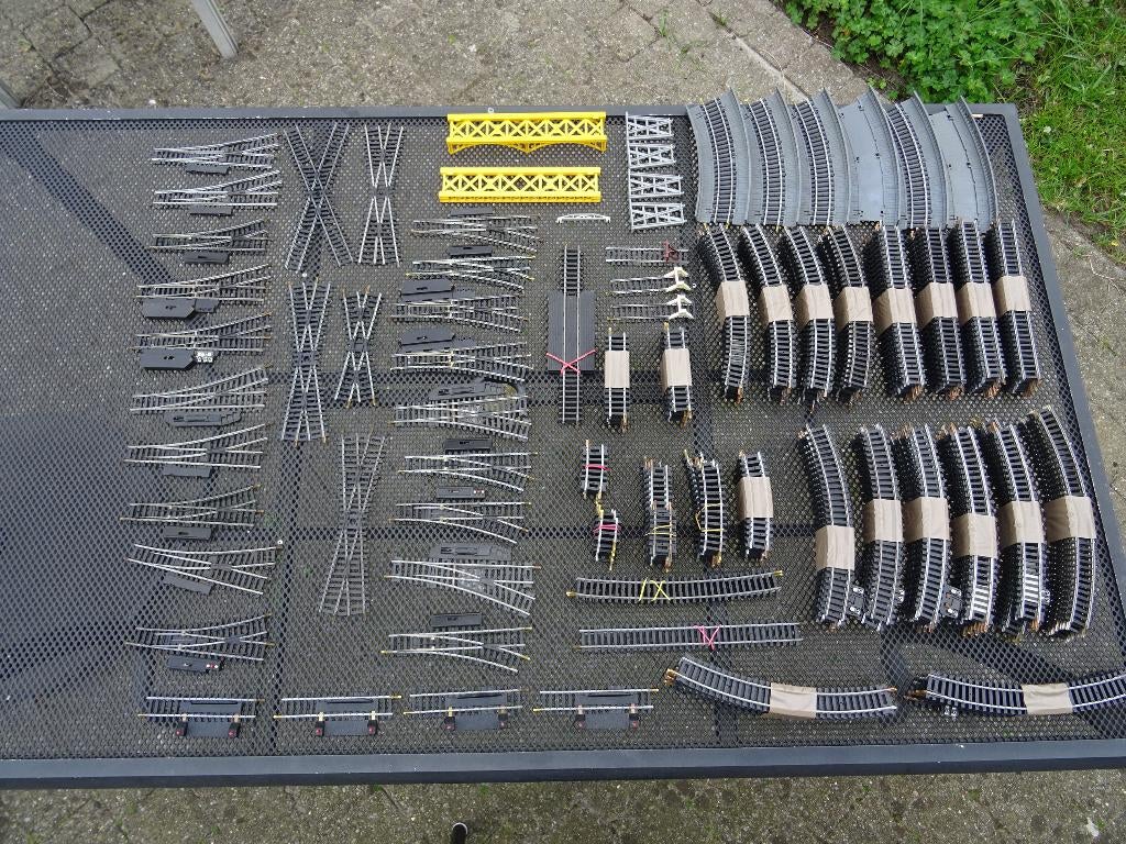 Très grand nombre de spores/changements dans l'échelle HO, Autres marques, Enlèvement ou Envoi, Rails, Courant continu