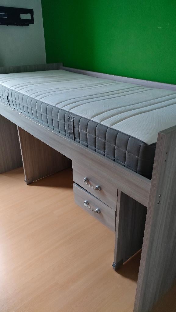 Slaapkamer met (halve) hoogslaper, bureau en kastje, Huis en Inrichting, Slaapkamer | Complete slaapkamers, Gebruikt, Ophalen