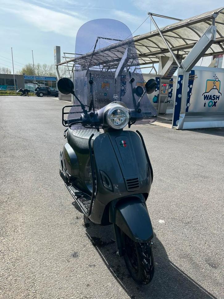 Gts tocana A klasse 2025, Fietsen en Brommers, Snorfietsen en Snorscooters, Gebruikt, Benzine, Ophalen