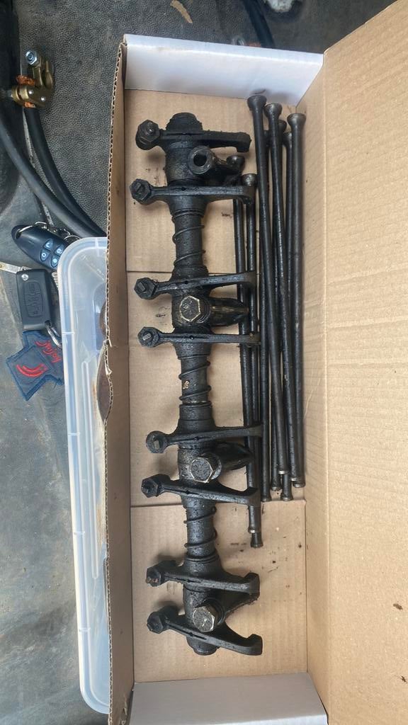 Rampe de culbuteur tracteur fiat 415 avec tiges de soupapes, Ophalen of Verzenden, Fiat