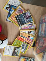 Pokémon spullen (kaarten + knuffelberen + gadgets +.....), Enlèvement, Comme neuf