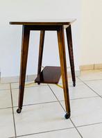 Table en hêtre année 60/70 pieds avec des roues en métal, Enlèvement