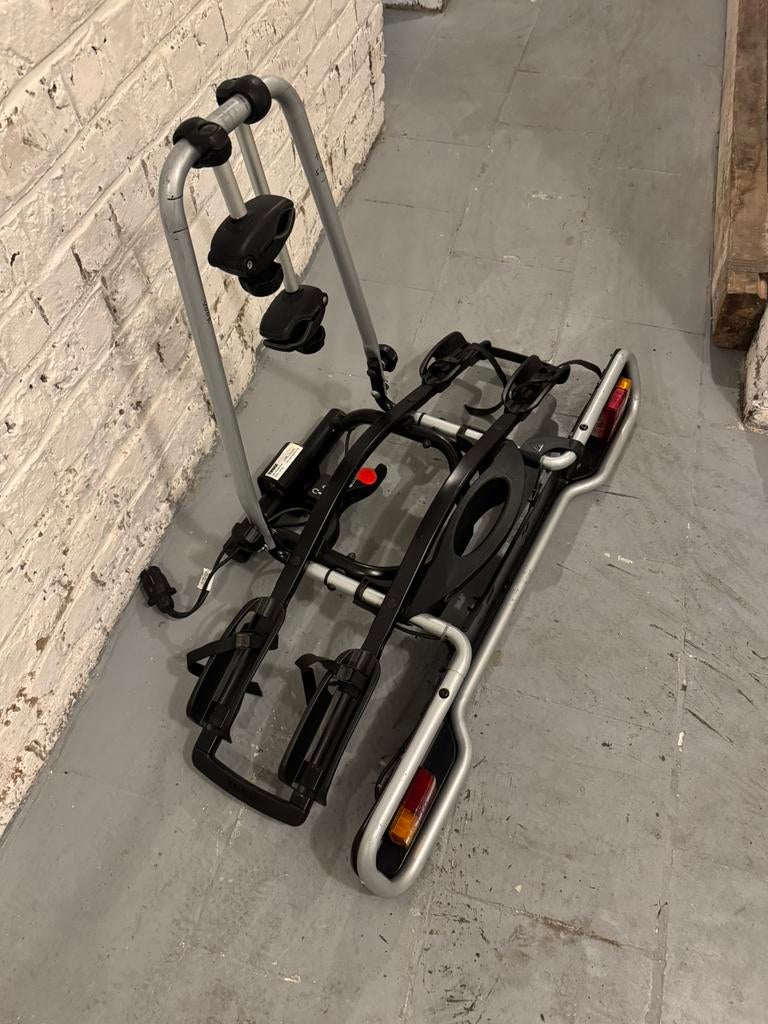 Porte-vélo THULE inclinable (2 vélos) avec clé, Autos : Divers, Porte-vélos, Enlèvement, 2 vélos, Comme neuf