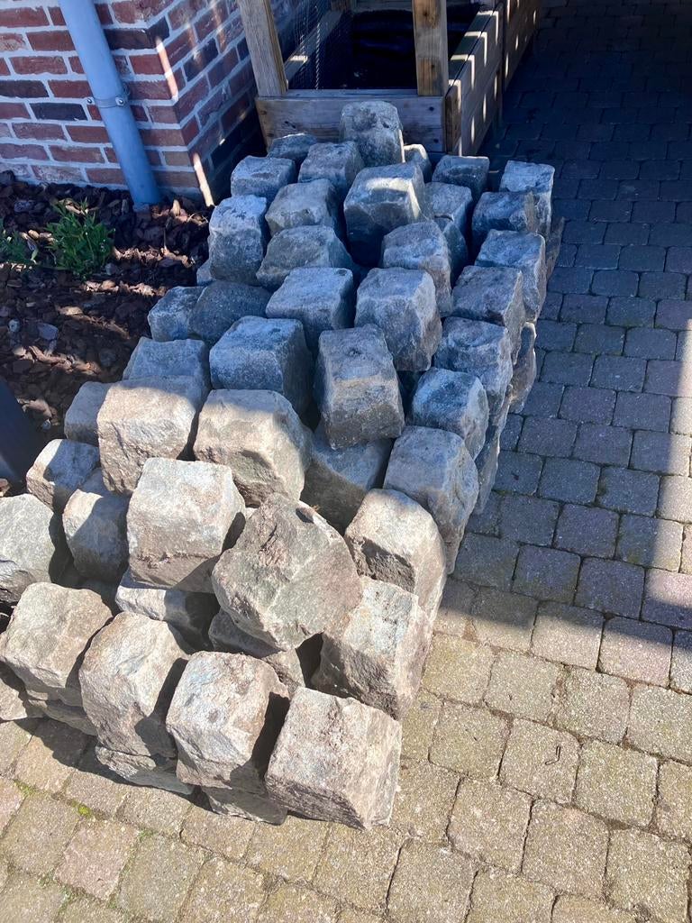 +/- 130 grote kasseien, Enlèvement, Utilisé