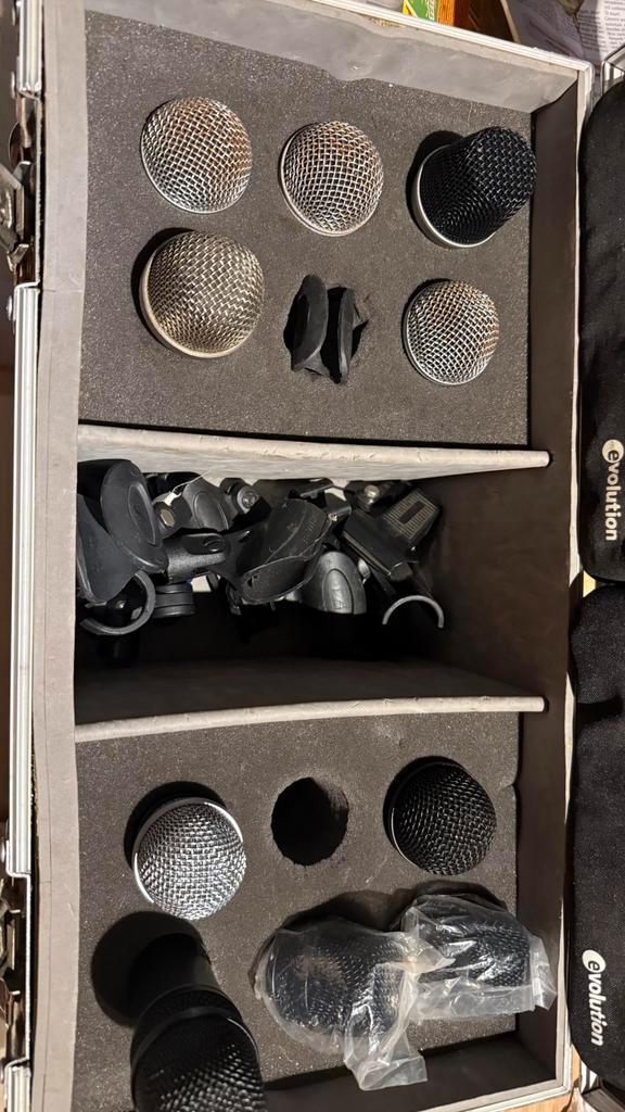 Prof microfoon set Shure Beta 58A + SM58 + AKG  topkwaliteit, Musique & Instruments, Microphones, Utilisé, Micro chant, Enlèvement