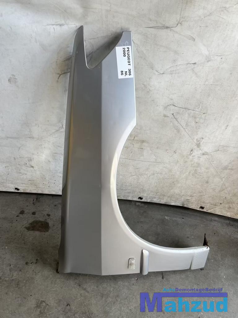 PEUGEOT 306 BREAK grijs zilver rechts voorscherm 1994-2002, Taurusavenue 1
2132 LS  Hoofddorp, NL, Contact.group@renault.com, Stellantis N.V.