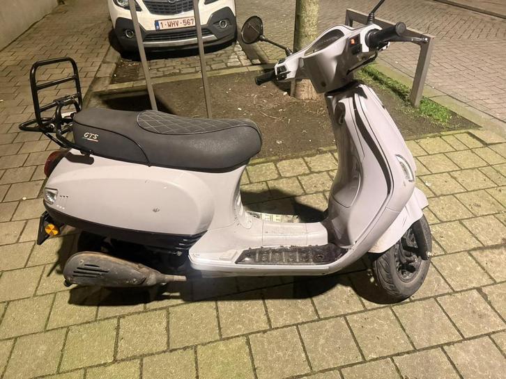 Brommers A klasse, Fietsen en Brommers, Snorfietsen en Snorscooters, Zo goed als nieuw, Ophalen of Verzenden