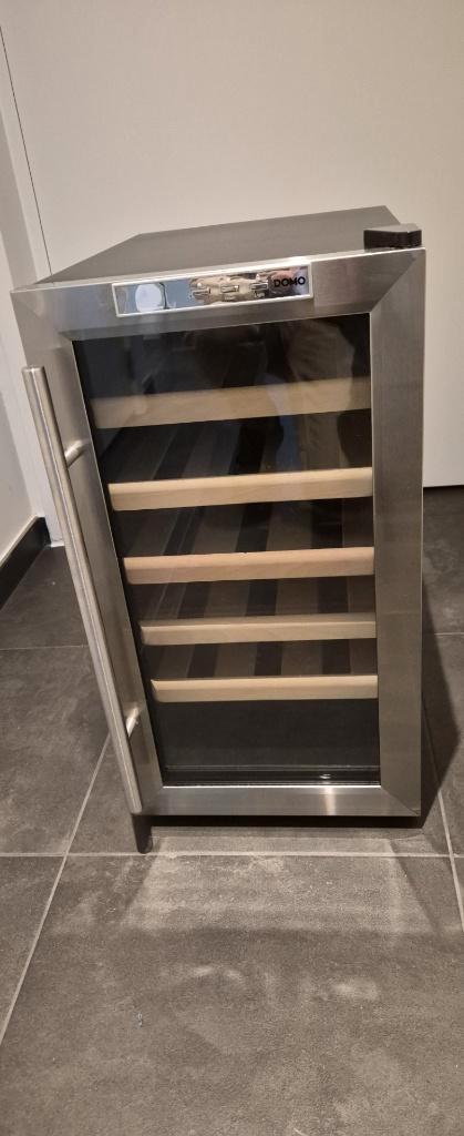wijnkoelkast DOMO 15 flessen, Electroménager, Réfrigérateurs & Frigos, Utilisé, Sans bac à congélation, Moins de 75 litres, Moins de 85 cm