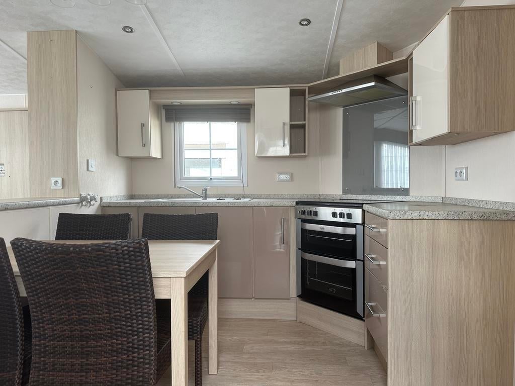 OCC DEPOT 11 NEW HAMPTON 1100x400/2 UNITÉ DE LUXE SPACIEUSE, Caravanes & Camping, Caravanes résidentielles