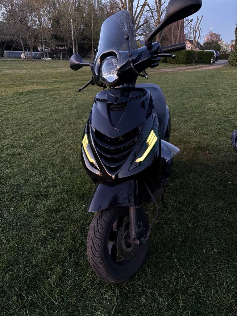 Piaggio zip 2000, Fietsen en Brommers, Scooters | Piaggio, Zo goed als nieuw, Zip, Ophalen