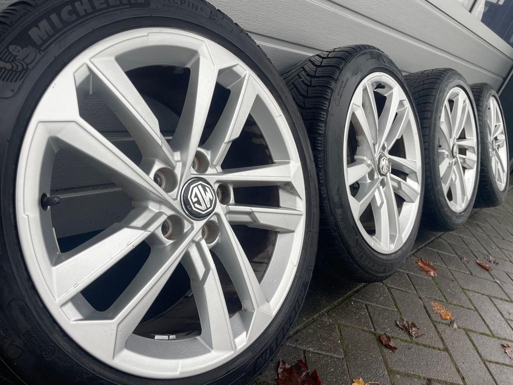 17 inc MG 3 MG 4 MG 5 Zs EV EHS velgen Michelin winterbanden, Auto-onderdelen, Banden en Velgen, Gebruikt, -, -, Banden en Velgen