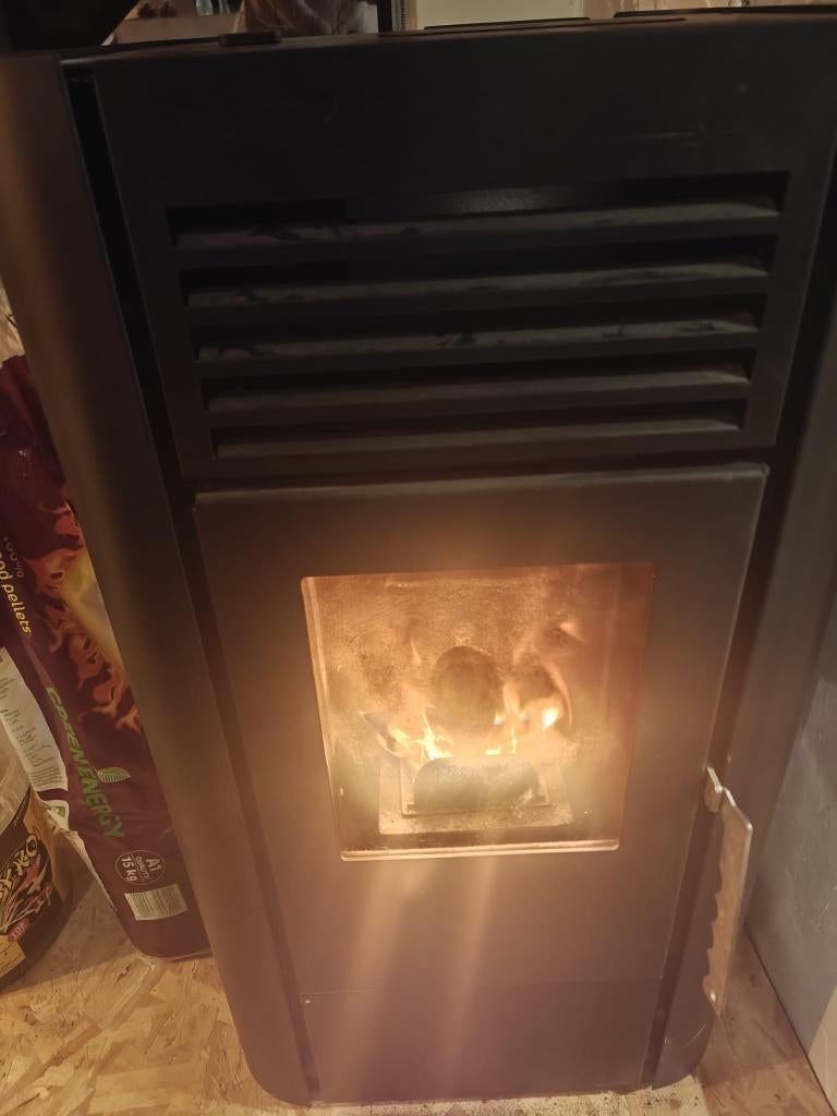 Poêle pellet Punto Fuoco 9.5Kw, Maison & Meubles, Enlèvement, Utilisé, Poêle à granulés