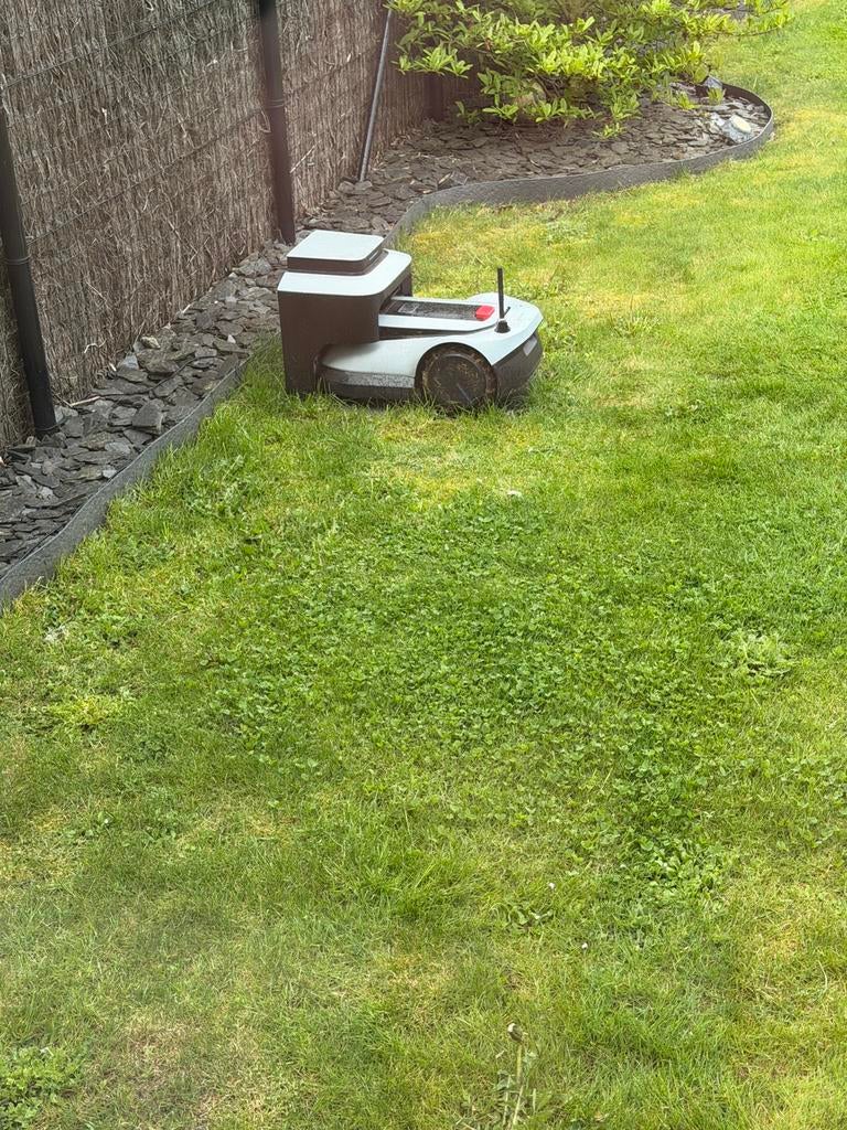 Ecovacs Goat g1 800 robot tondeuse (garantie) à saisir, Ophalen, Zo goed als nieuw