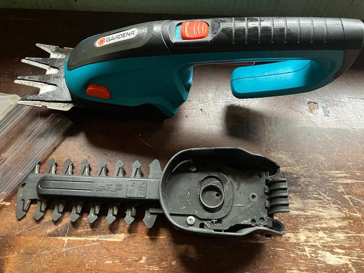 Gardena accu gras & heggenscharen (gras,struiken of buxus), Tuin en Terras, Heggenscharen, Gebruikt, Accu, Ophalen of Verzenden