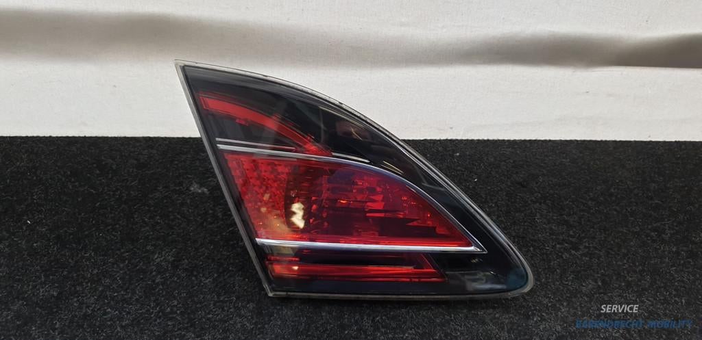 Achterlicht links binnen Mazda 6 sedan LED rood 132-41055 or, Gebruikt, Shinchi, Fuchu-Cho 3-1
730-8670  Hiroshima, Mazda Motor Corporation