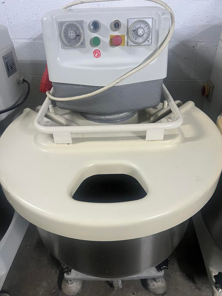 Pétrin à spirale professionnel Werner & Pfleiderer, Articles professionnels, Horeca | Équipement de cuisine, Enlèvement