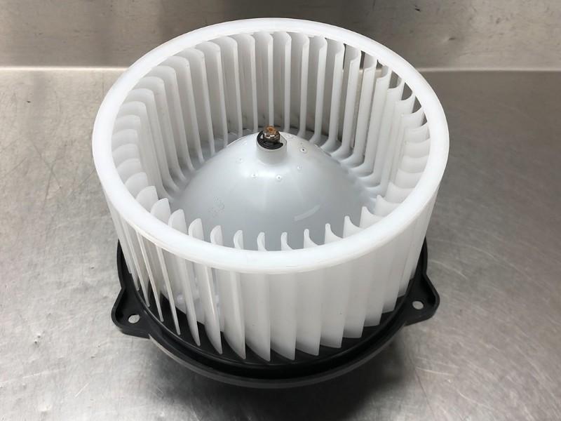 KACHEL VENTILATORMOTOR Hyundai i30 Fastback (PDEBA / PEDBC), Gebruikt, Hyundai