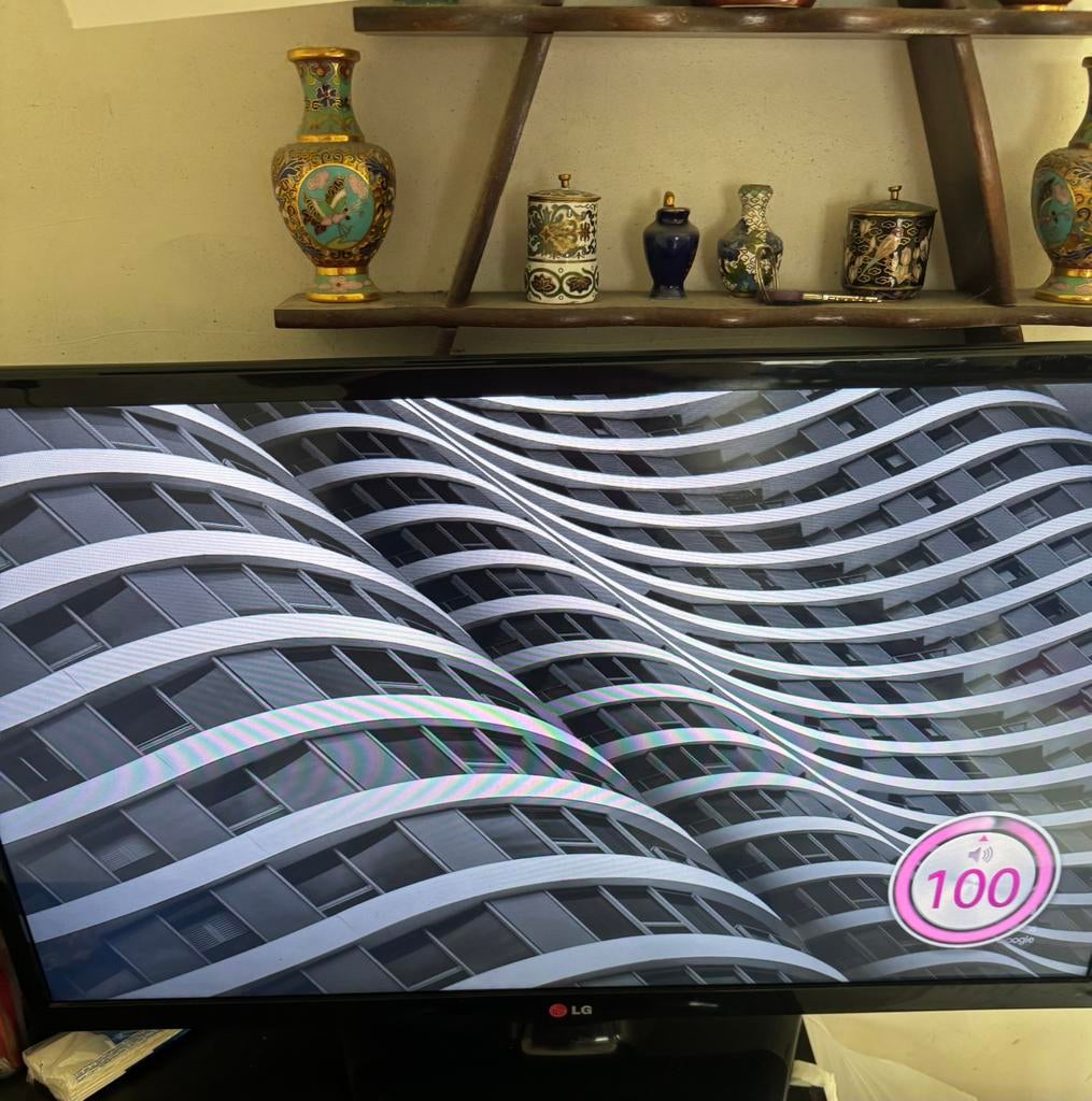 LG tv 29 inch met samsung soundbar en subwoofer en bakje, Ophalen, LG