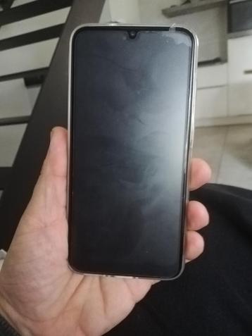 6.7 inch Xs16 Pro Gold 4Ram +64 Geheugen.  beschikbaar voor biedingen