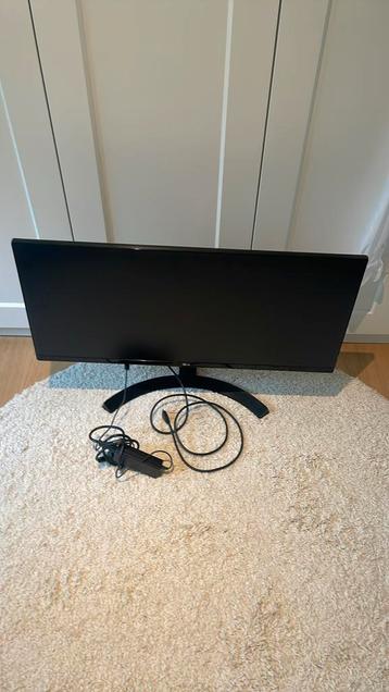 LG 34 UltraWide Full HD IPS Monitor beschikbaar voor biedingen