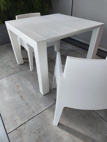 Mooie tuin/terrastafel (verlengbaar) + 2 stoelen