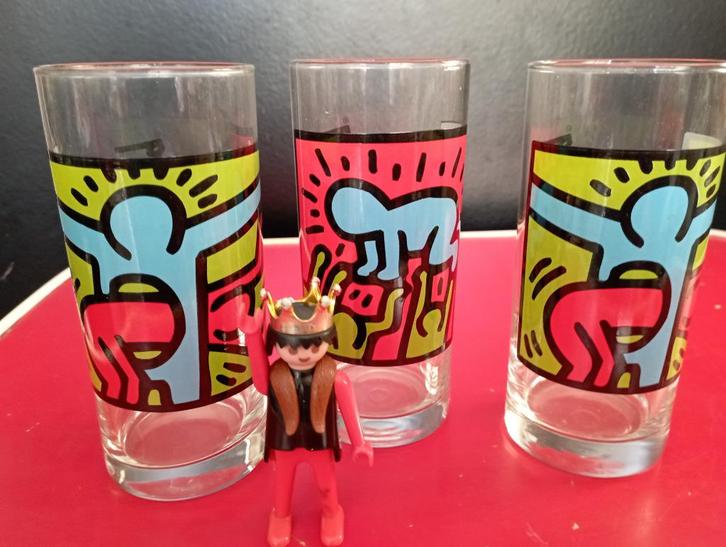 628) Keith Haring glazen, Verzamelen, Glas en Drinkglazen, Zo goed als nieuw, Frisdrankglas, Ophalen of Verzenden