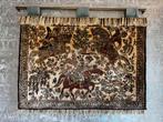 Tapis mural oriental noué main – Scène de chasse royale, Ophalen