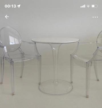 Kartell - bel ensemble table et 2 chaises lou lou ghost