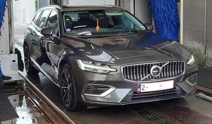 Volvo V60 T6 AWD Plug in Hybride Core - nov 2022 - 80.000 km, Auto's, Volvo, Particulier, V60, 4x4, ABS, Achteruitrijcamera, Adaptieve lichten