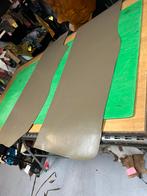 2 taupe kleur tuigleer lappen 2-2,5 mm dikte half soepel, Enlèvement ou Envoi, Comme neuf