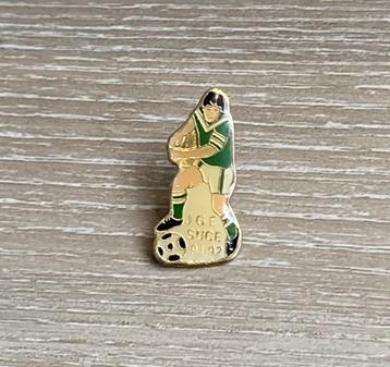 PIN - JGE SUCE FOOTBALL - VOETBAL, Envoi, Utilisé, Sport, Insigne ou Pin's