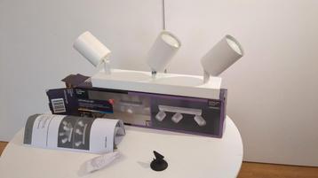 Plafondlamp met 3 witte LED-spots  beschikbaar voor biedingen