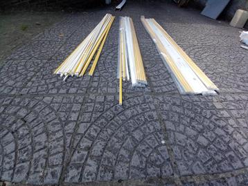 53 kabelgoten...13,5x12,5 en 10x10...€100 beschikbaar voor biedingen