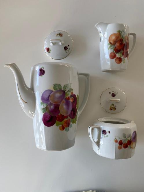 Retro koffieservies (porselein), Huis en Inrichting, Keuken | Servies, Gebruikt, Compleet servies, Overige stijlen, Porselein