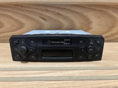 Radio CD casetofon A2038201686 A 203 820 16 86 [07] Mercedes, Auto-onderdelen, Dashboard en Schakelaars, Gebruikt, Ophalen of Verzenden