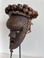 Salampasu Mukinka masker Afrikaanse kunst collectie Matadi, Verzenden