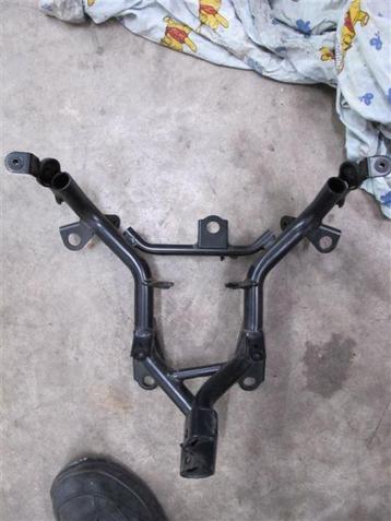 Suzuki GSX1200 bandit kuipframe beschikbaar voor biedingen