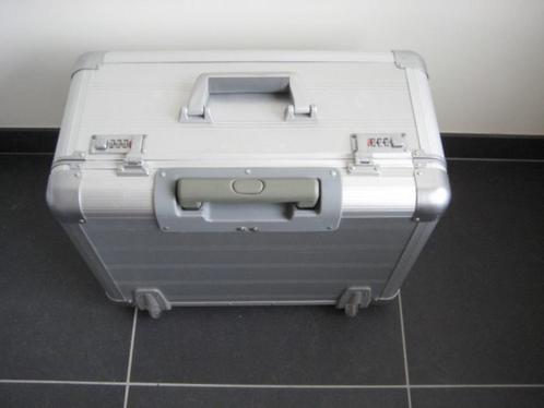 2 X Aluminium piloten koffers op wieltjes, Handtassen en Accessoires, Koffers, Nieuw, Metaal, Slot, Uitschuifbare handgreep, Wieltjes