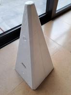 isimo pyramide 51 cm hoog, basis vierkant 25x25 cm, Overige typen, Ophalen of Verzenden, Zo goed als nieuw