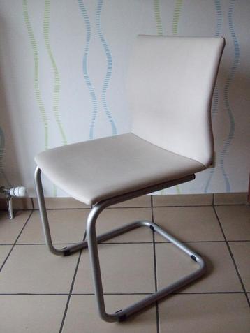 4 sledestoelen beschikbaar voor biedingen