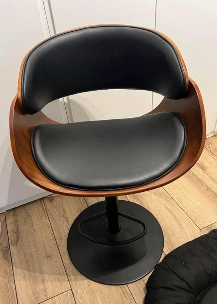 Stijlvolle barkruk met een houten, Huis en Inrichting, Bureaustoelen, Zo goed als nieuw, Ophalen
