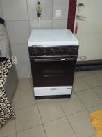 Oven is op electriciteit en vuur op gas, Elektronische apparatuur, Ophalen of Verzenden, Zo goed als nieuw, Gas