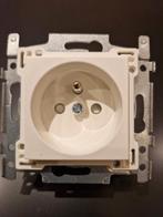 Niko stopcontacten wit, Doe-het-zelf en Bouw, Elektriciteit en Kabels, Ophalen, Nieuw, Stopcontact