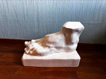 Voetbeeld in gips, Enlèvement